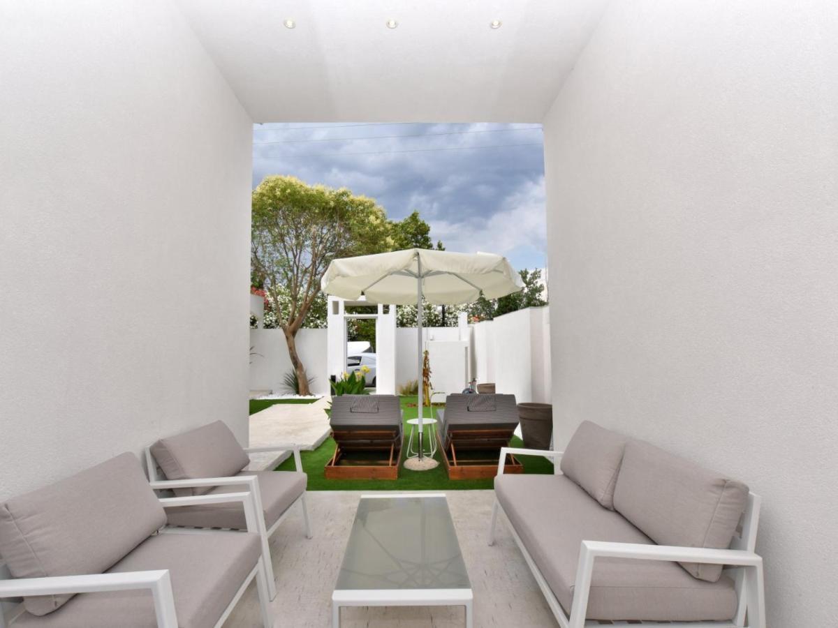4 Elements Seaside Luxury Suites By Rentalspro Services Nea Moudania Halkidiki Exterior photo