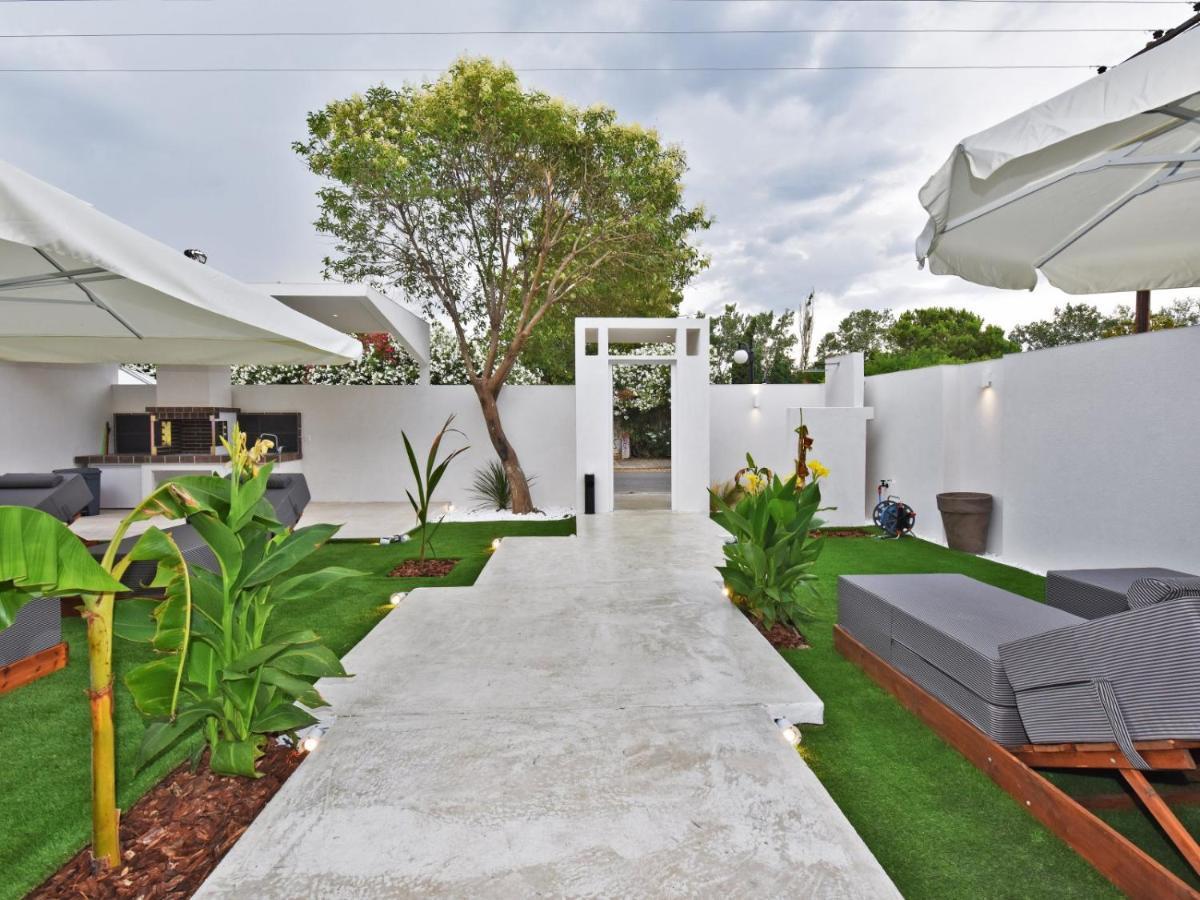 4 Elements Seaside Luxury Suites By Rentalspro Services Nea Moudania Halkidiki Exterior photo