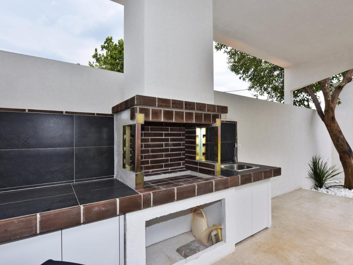 4 Elements Seaside Luxury Suites By Rentalspro Services Nea Moudania Halkidiki Exterior photo