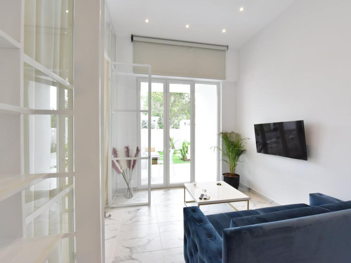 4 Elements Seaside Luxury Suites By Rentalspro Services Nea Moudania Halkidiki Exterior photo